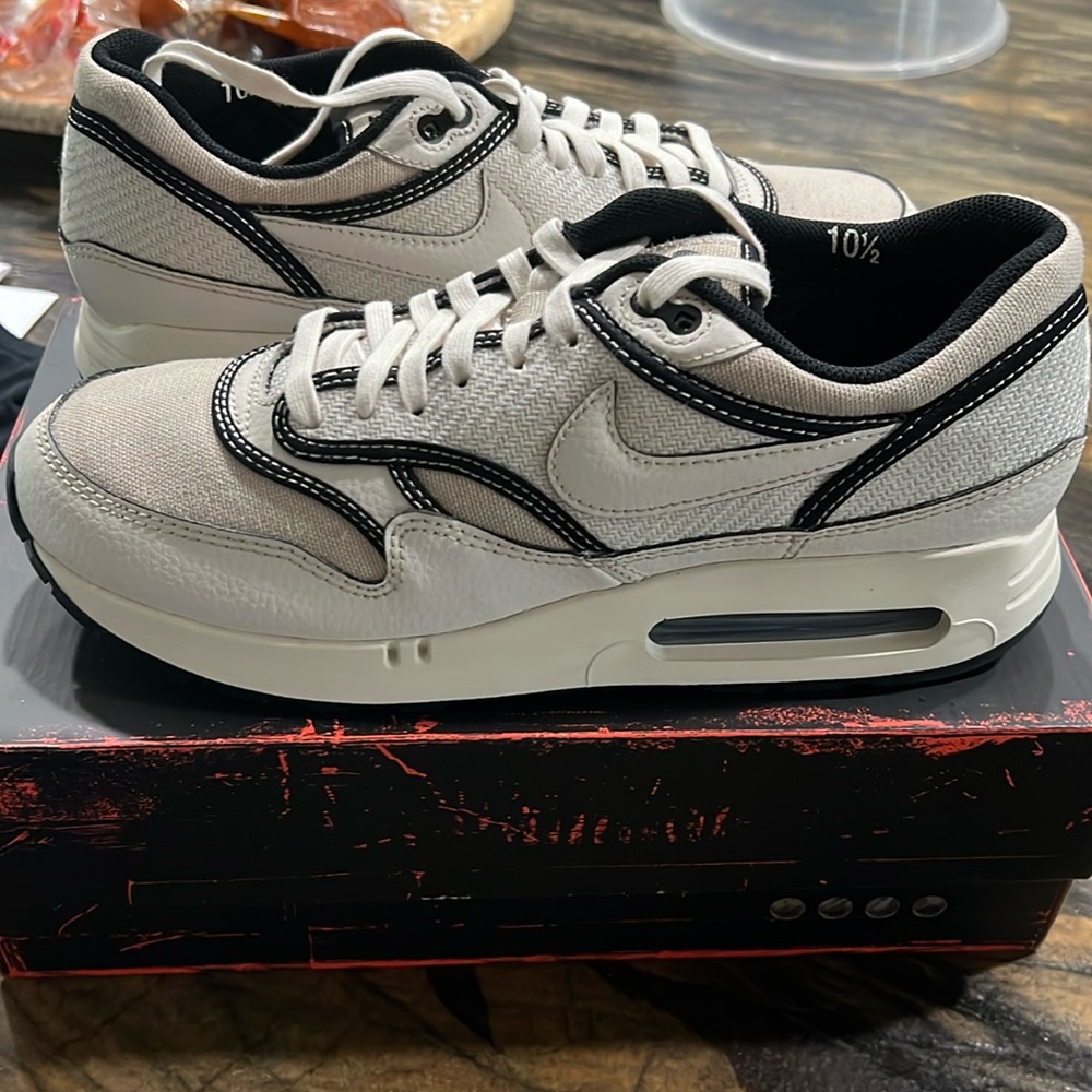 Men’s Nike Air Max 1